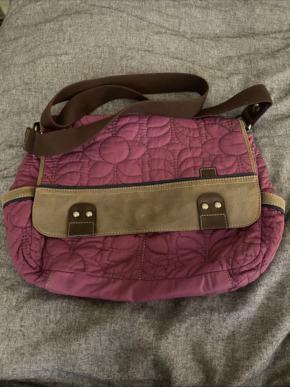 FOSSIL Keyper Quilted Messenger Bag w Adjustable Strap + Magnetic Closure | GUC